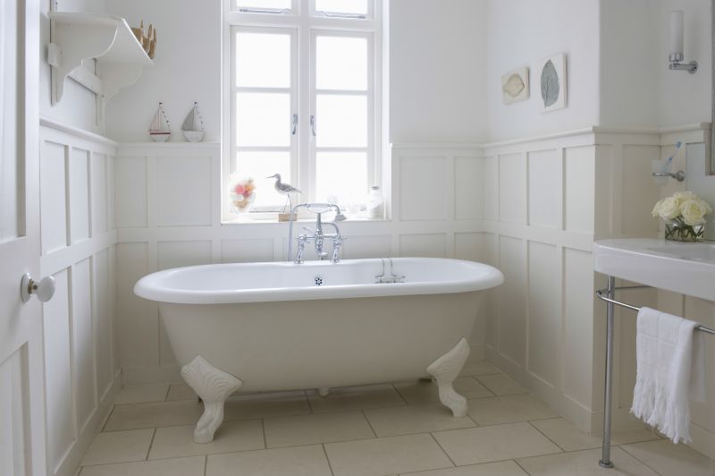 Traditional Enamel Bathtub